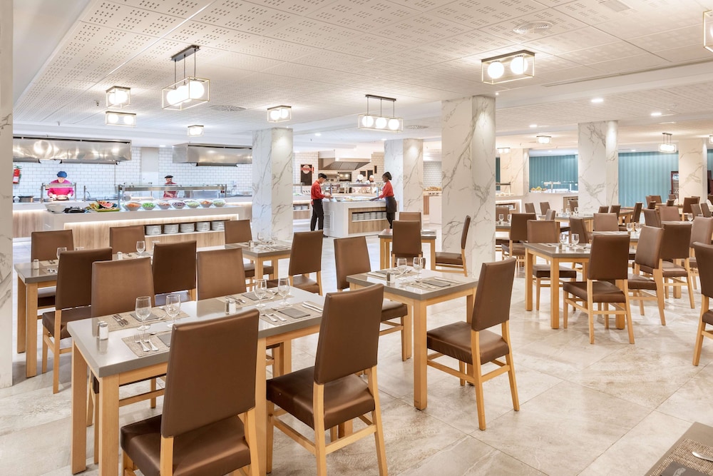 Hotel Best Tenerife — Restaurant & bars in Playa de las Americas, Canary Islands