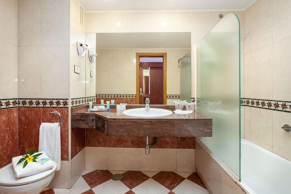 Hotel Best Tenerife — Hotel rooms in Playa de las Americas, Canary Islands