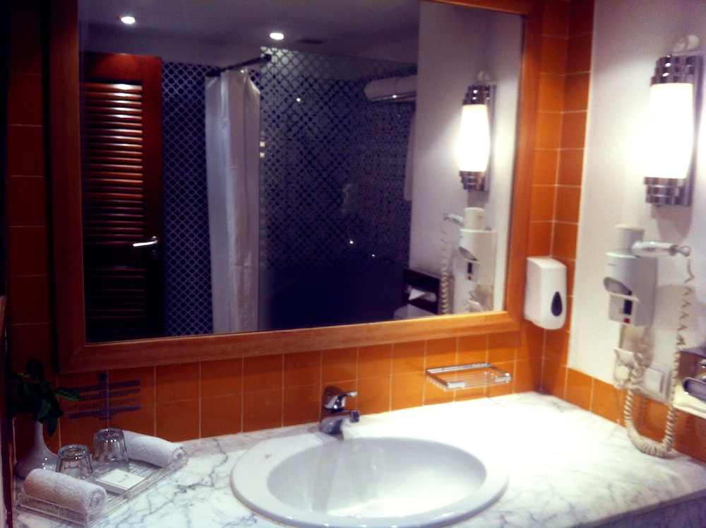 Lido Sharm Hotel Naama Bay — Hotel rooms in Sharm El Sheikh, Red Sea