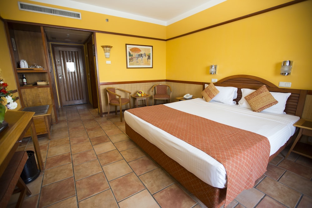 Lido Sharm Hotel Naama Bay — Hotel rooms in Sharm El Sheikh, Red Sea