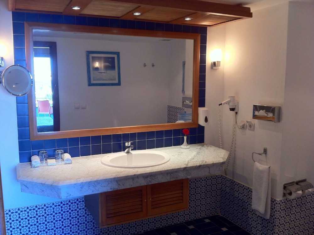 Lido Sharm Hotel Naama Bay — Hotel rooms in Sharm El Sheikh, Red Sea