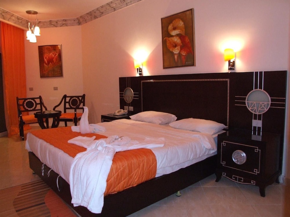 Sphinx Aqua Park Beach Resort - All Inclusive — Hotel rooms in Hurghada, Red Sea
