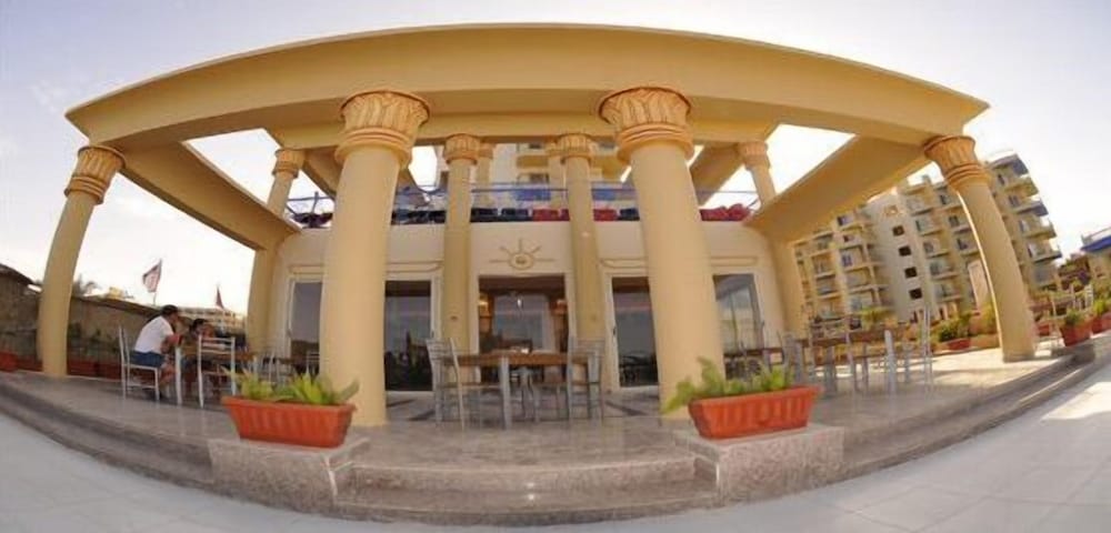 Sphinx Aqua Park Beach Resort - All Inclusive — Hotel building in Hurghada, Red Sea