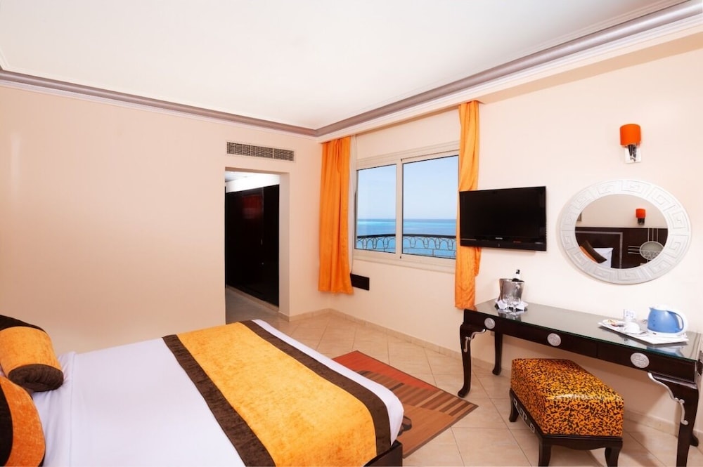 Sphinx Aqua Park Beach Resort - All Inclusive — Hotel rooms in Hurghada, Red Sea