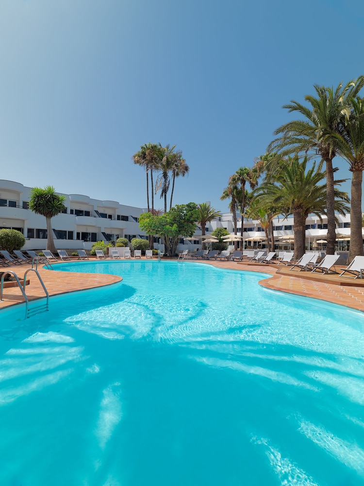 H10 Ocean Dunas - Adults Only — Swimming pool in Corralejo, Canary Islands
