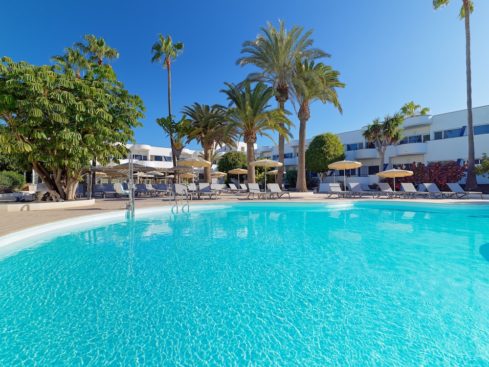 H10 Ocean Dunas - Adults Only — Swimming pool in Corralejo, Canary Islands