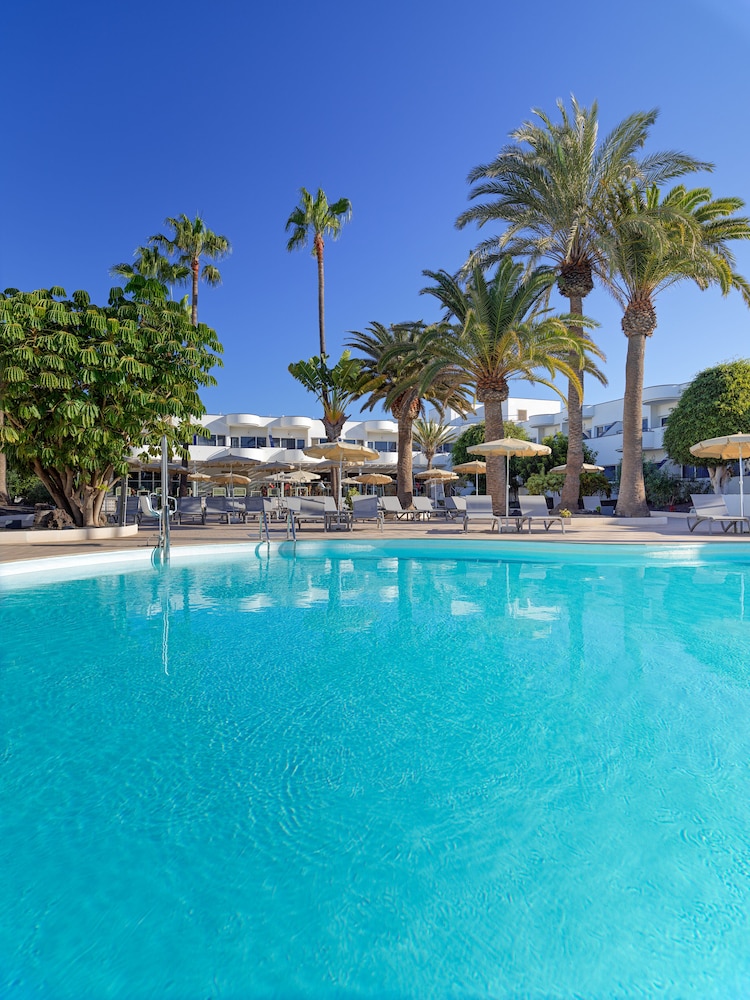 H10 Ocean Dunas - Adults Only — Swimming pool in Corralejo, Canary Islands