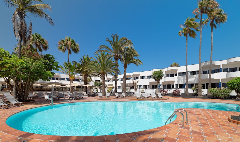 H10 Ocean Dunas - Adults Only — Swimming pool in Corralejo, Canary Islands