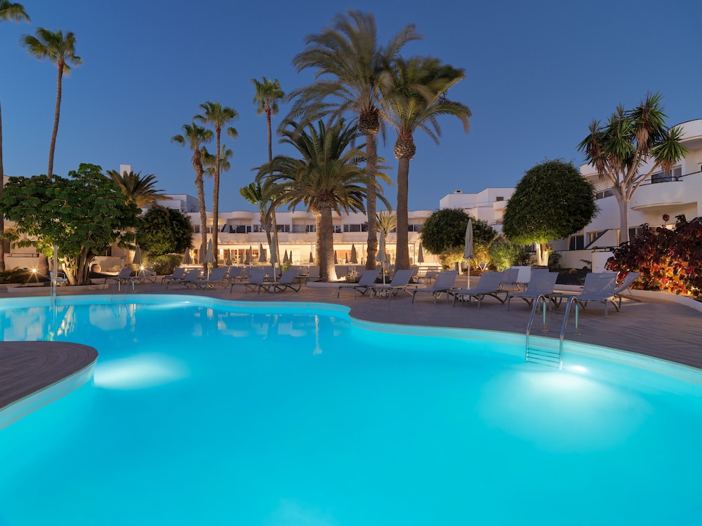 H10 Ocean Dunas - Adults Only — Swimming pool in Corralejo, Canary Islands