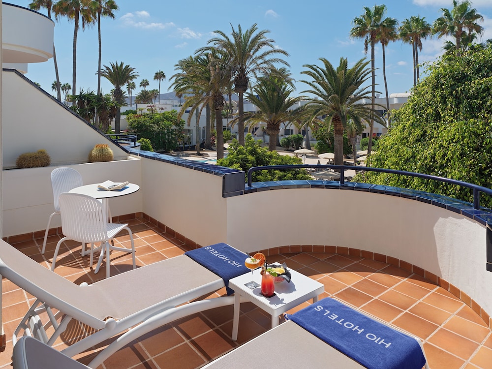 H10 Ocean Dunas - Adults Only — Hotel building in Corralejo, Canary Islands