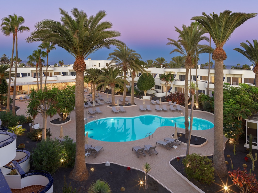H10 Ocean Dunas - Adults Only — Swimming pool in Corralejo, Canary Islands