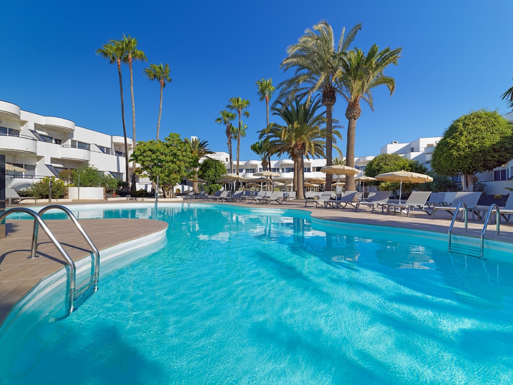 H10 Ocean Dunas - Adults Only — Swimming pool in Corralejo, Canary Islands