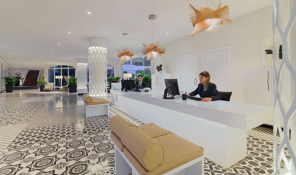 H10 Ocean Dunas - Adults Only — Hotel building in Corralejo, Canary Islands