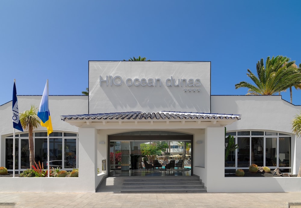 H10 Ocean Dunas - Adults Only — Hotel building in Corralejo, Canary Islands