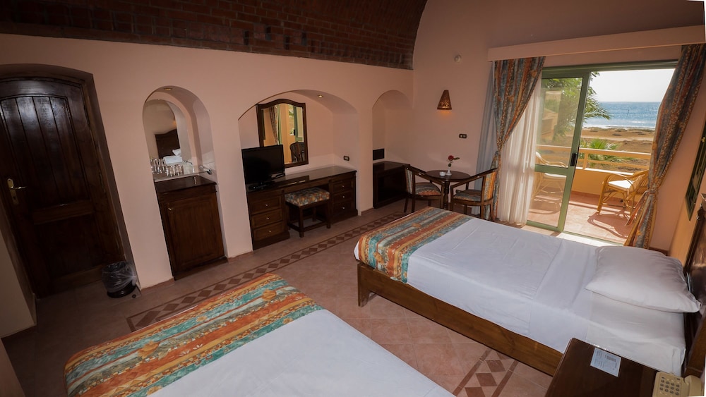 Shams Alam Beach Resort - All inclusive — Hotel rooms in Marsa Alam, Red Sea