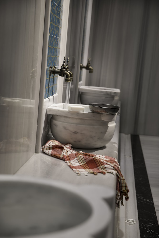 Lionel Hotel Istanbul — Hotel rooms in Istanbul, Istanbul