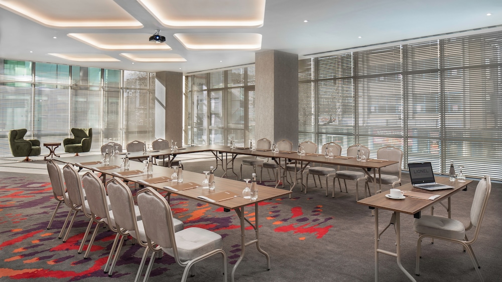 Lionel Hotel Istanbul — Restaurant & bars in Istanbul, Istanbul