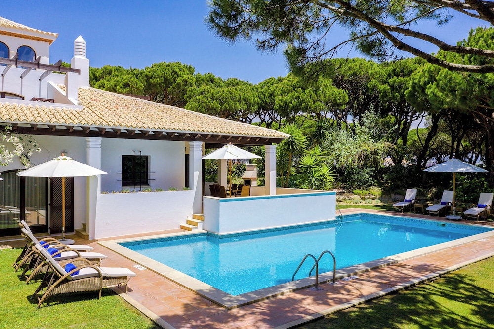 Pine Cliffs Village — Swimming pool in Albufeira, Faro