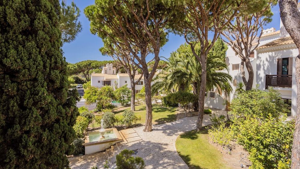 Pine Cliffs Village — Hotel building in Albufeira, Faro
