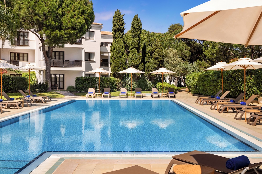 Pine Cliffs Village — Swimming pool in Albufeira, Faro