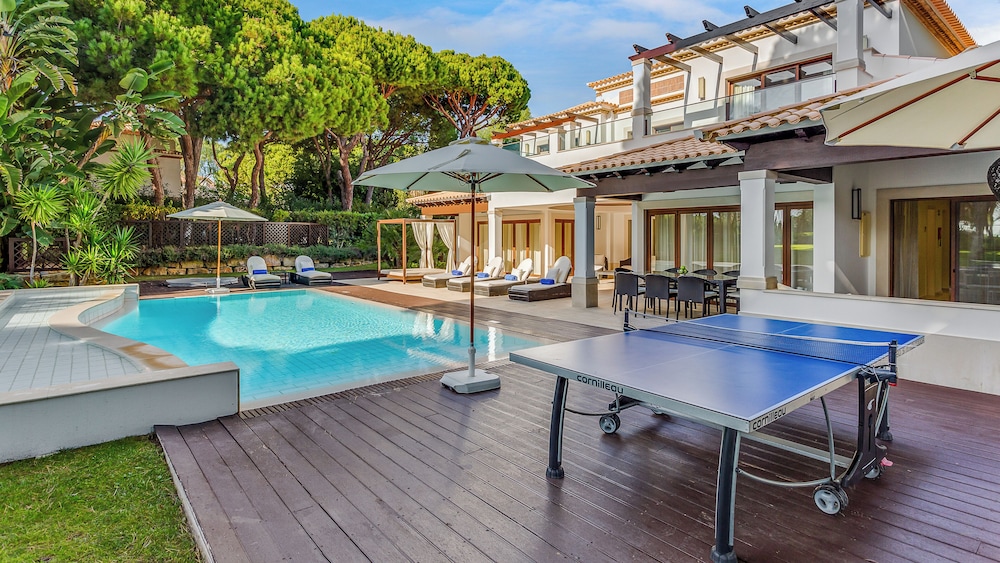 Pine Cliffs Village — Swimming pool in Albufeira, Faro