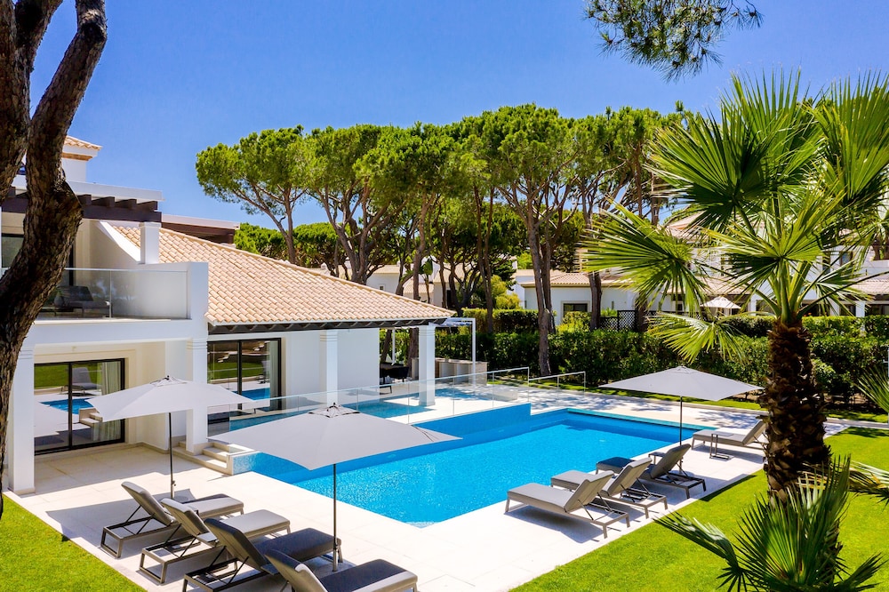 Pine Cliffs Village — Swimming pool in Albufeira, Faro
