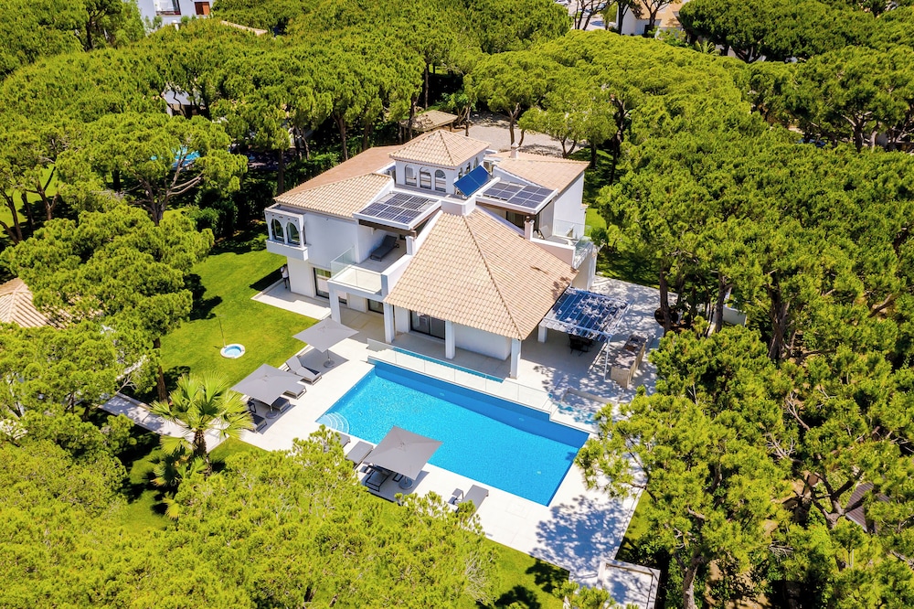Pine Cliffs Village — Swimming pool in Albufeira, Faro