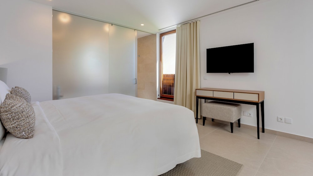 Pine Cliffs Village — Hotel rooms in Albufeira, Faro