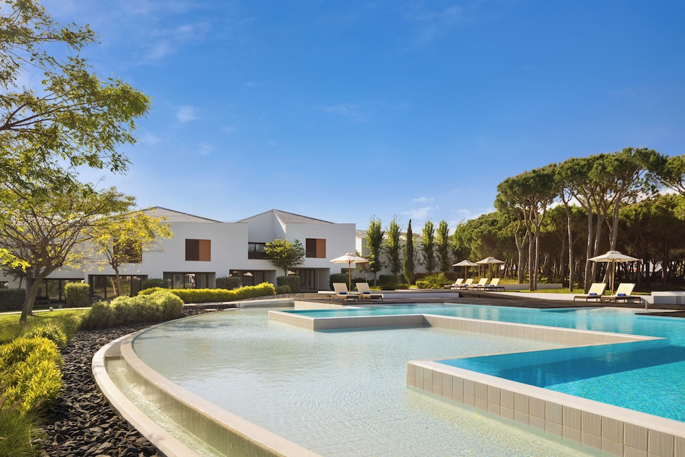 Pine Cliffs Village — Swimming pool in Albufeira, Faro