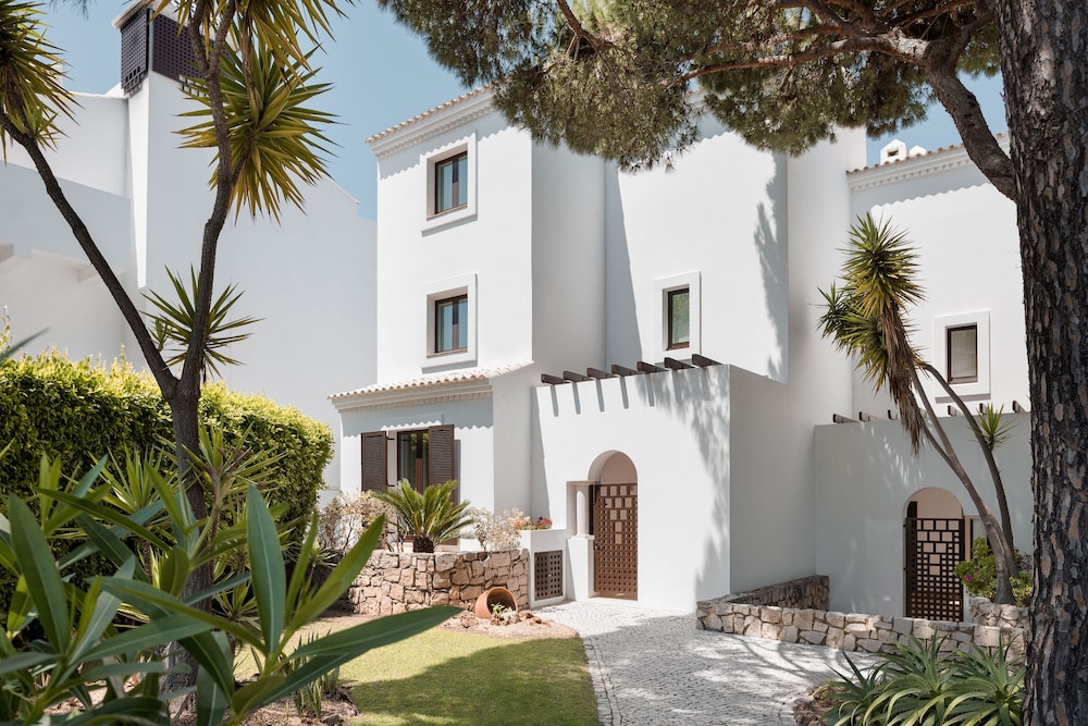 Pine Cliffs Village — Hotel building in Albufeira, Faro