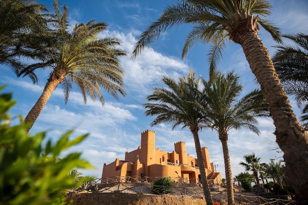 Akassia Swiss Resort — Hotel building in El Quseir, Red Sea