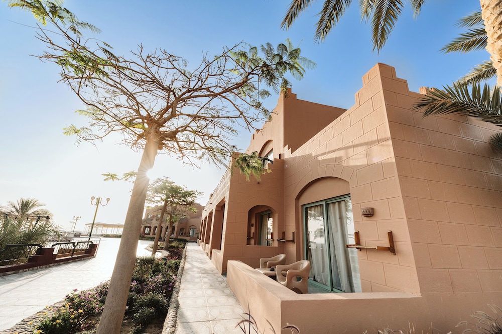 Akassia Swiss Resort — Hotel building in El Quseir, Red Sea