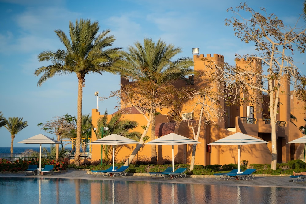 Akassia Swiss Resort — Swimming pool in El Quseir, Red Sea