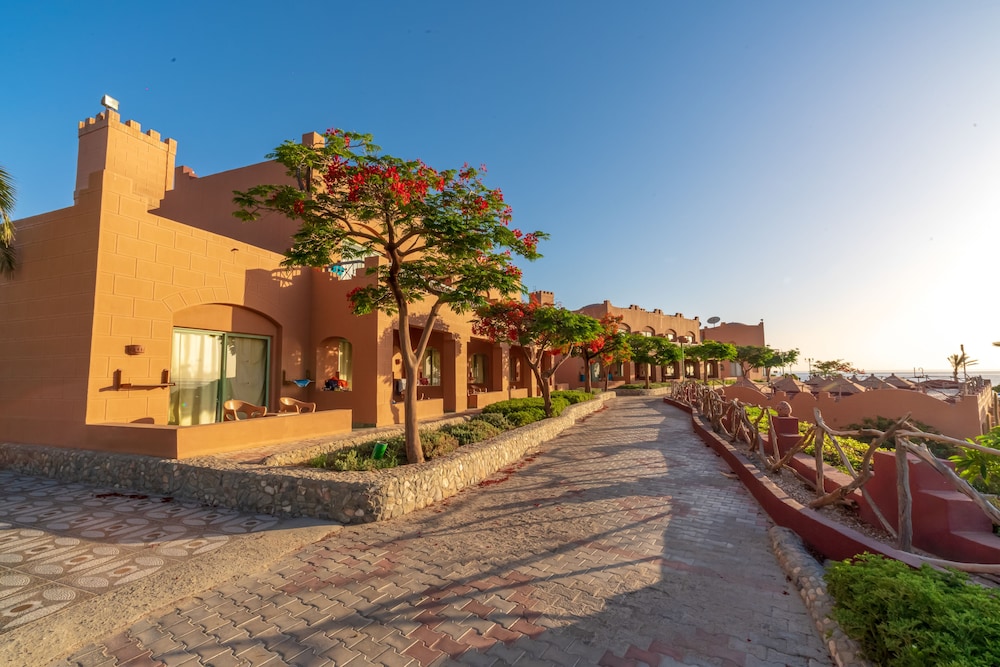 Akassia Swiss Resort — Hotel building in El Quseir, Red Sea