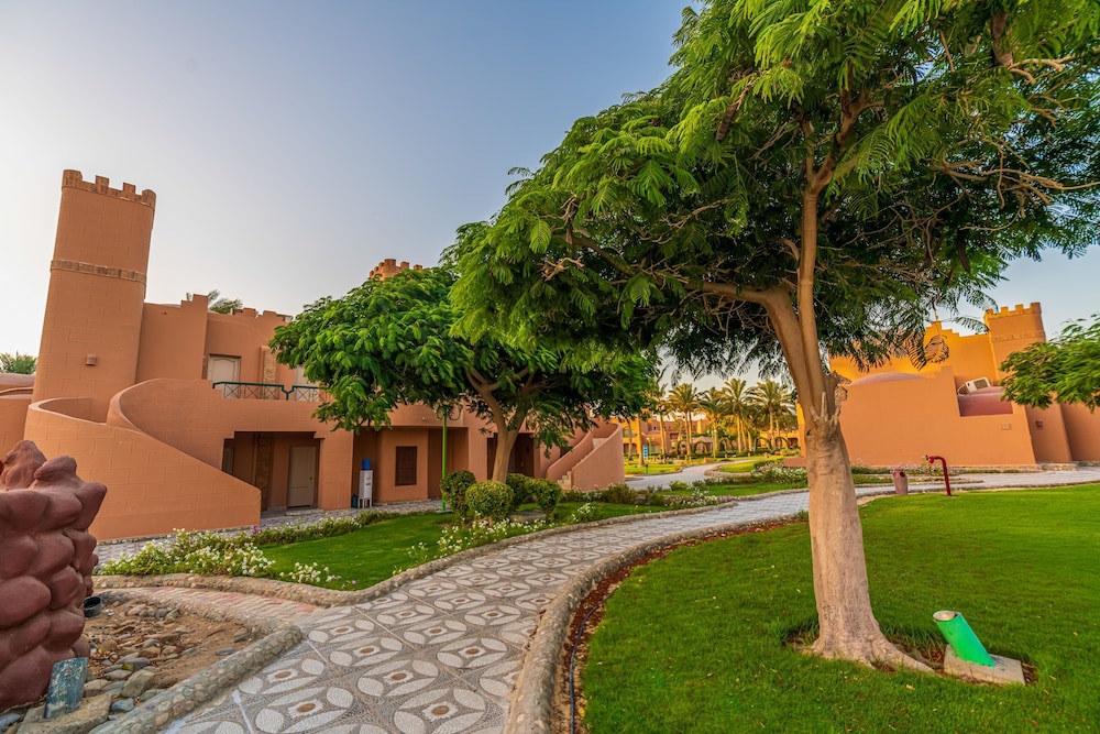 Akassia Swiss Resort — Hotel building in El Quseir, Red Sea
