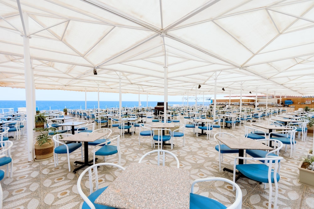 Akassia Swiss Resort — Restaurant & bars in El Quseir, Red Sea