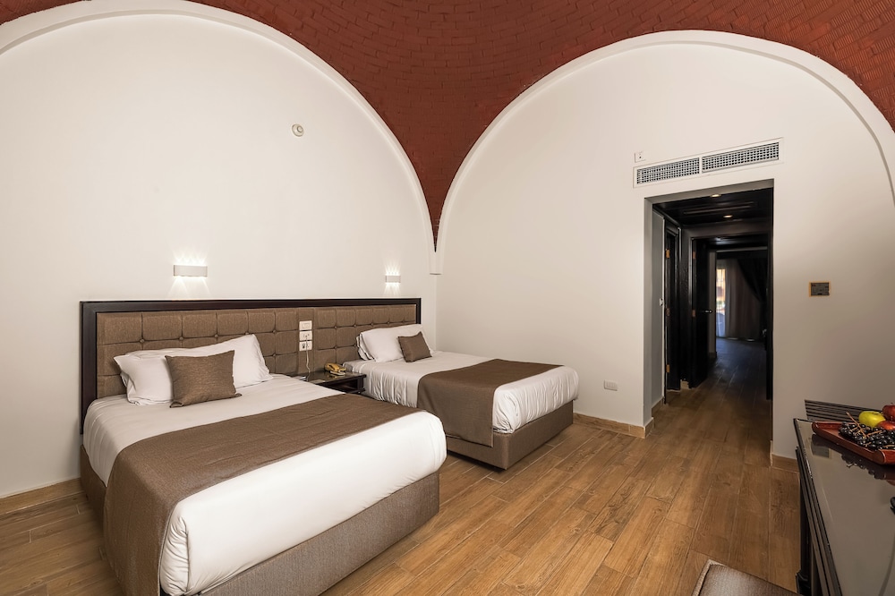 Akassia Swiss Resort — Hotel rooms in El Quseir, Red Sea