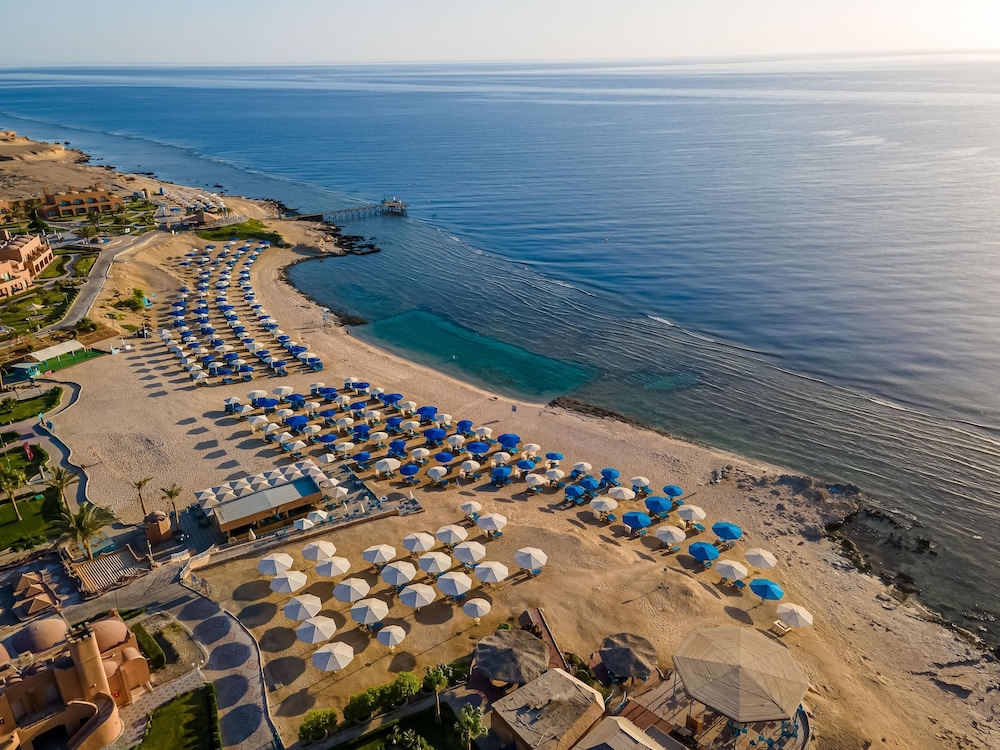 Akassia Swiss Resort — Beach in El Quseir, Red Sea