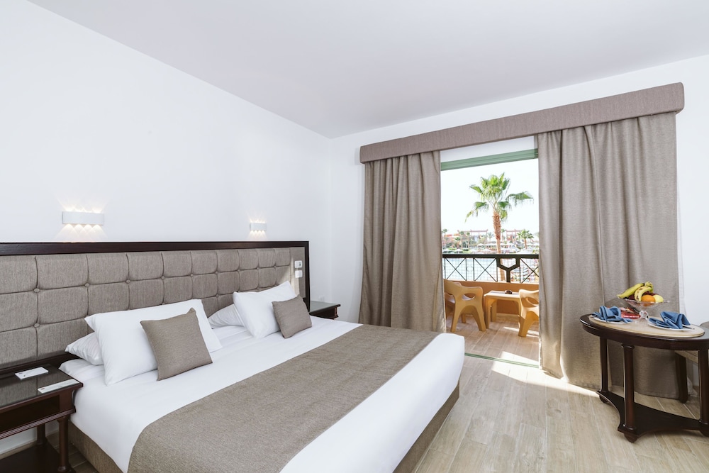 Akassia Swiss Resort — Hotel rooms in El Quseir, Red Sea