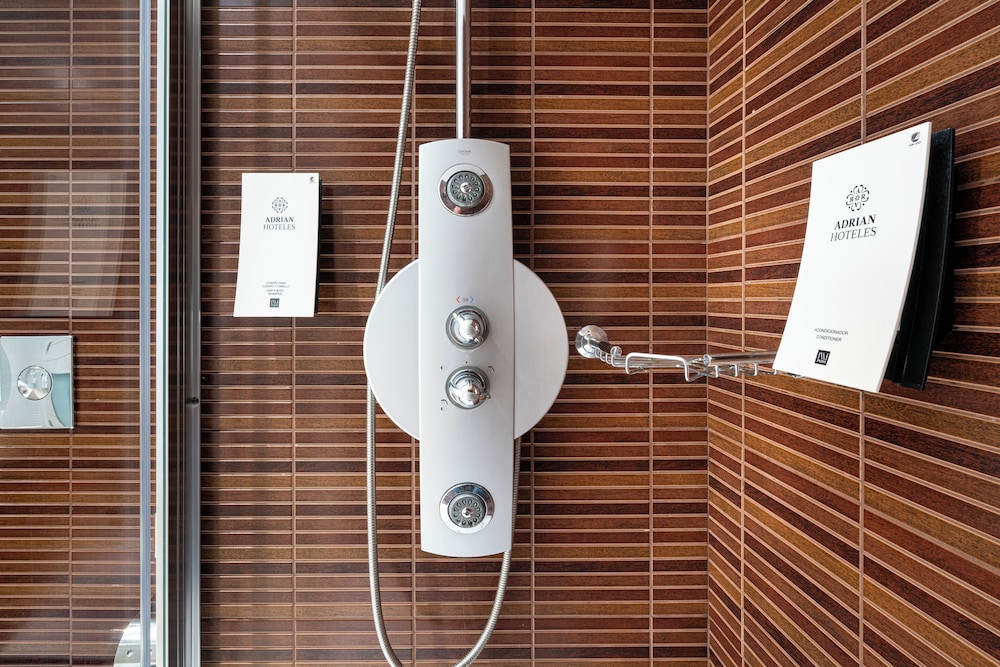 Hotel Colón Guanahaní Adults Only — Hotel rooms in Costa Adeje, Canary Islands