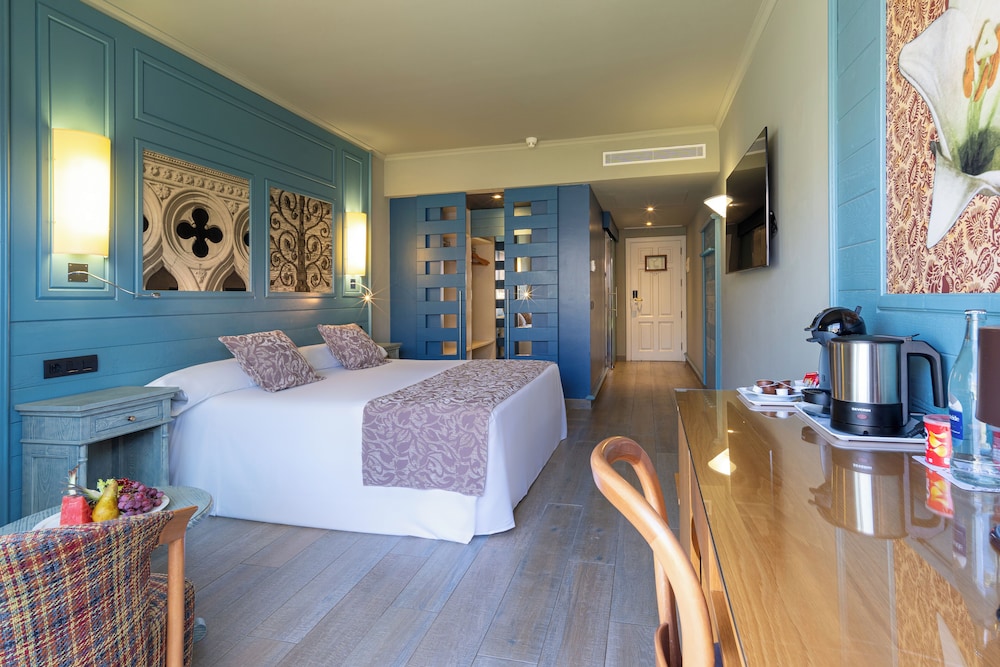 Hotel Colón Guanahaní Adults Only — Hotel rooms in Costa Adeje, Canary Islands