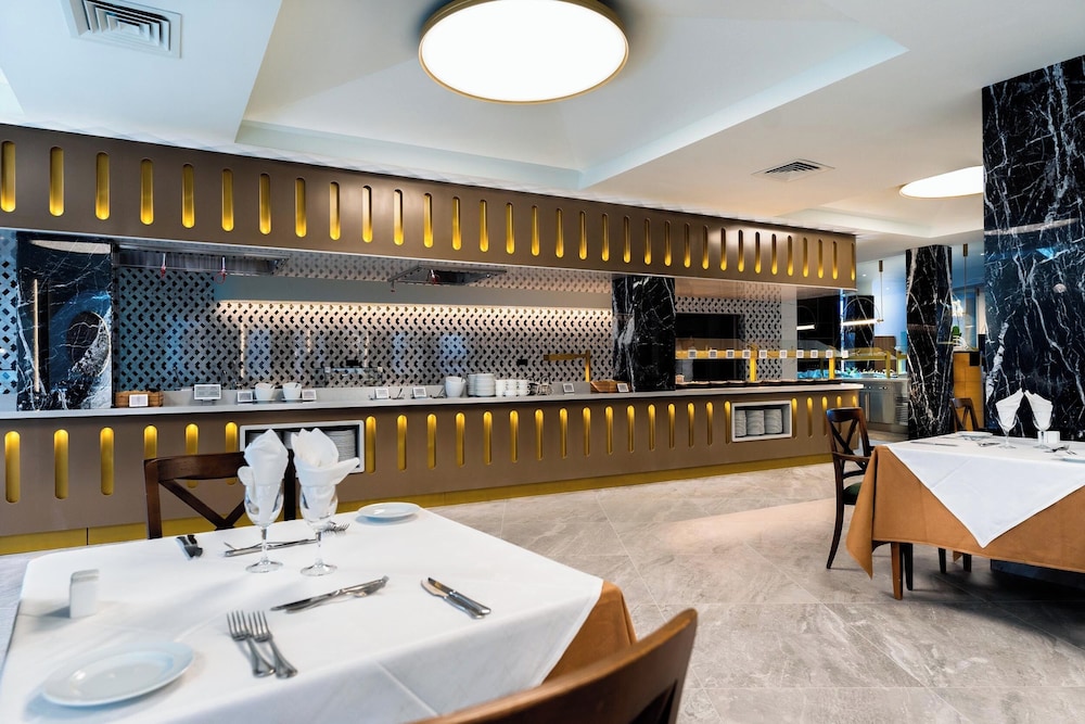 Hotel Colón Guanahaní Adults Only — Restaurant & bars in Costa Adeje, Canary Islands