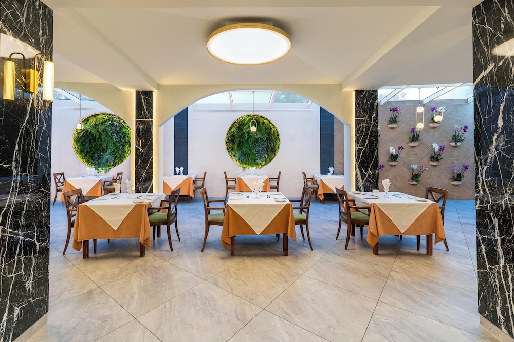 Hotel Colón Guanahaní Adults Only — Restaurant & bars in Costa Adeje, Canary Islands