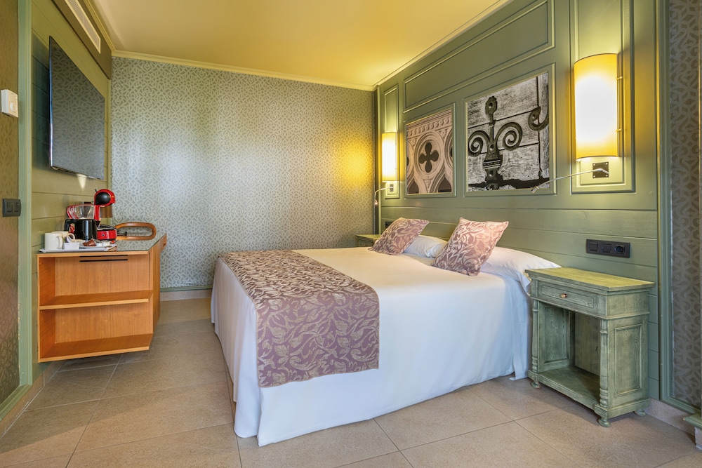 Hotel Colón Guanahaní Adults Only — Hotel rooms in Costa Adeje, Canary Islands