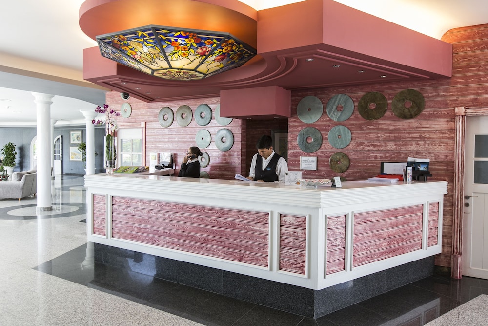 Hotel Colón Guanahaní Adults Only — Hotel building in Costa Adeje, Canary Islands