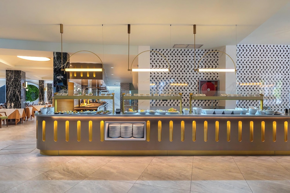 Hotel Colón Guanahaní Adults Only — Restaurant & bars in Costa Adeje, Canary Islands