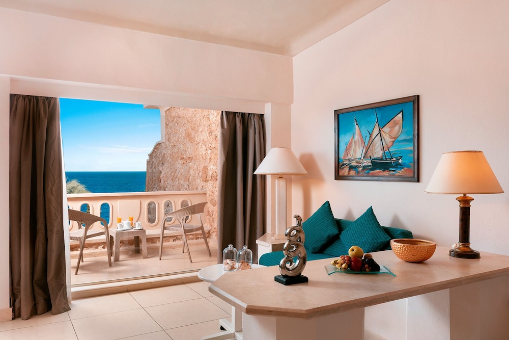 Pickalbatros Citadel Resort Sahl Hasheesh — Hotel rooms in Sahl Hasheesh, Red Sea