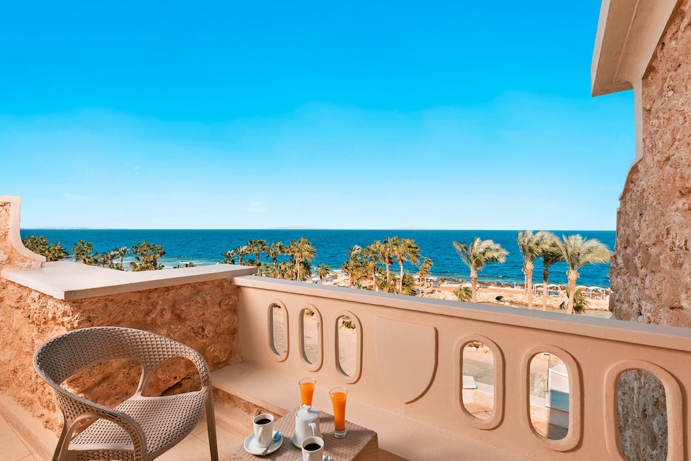 Pickalbatros Citadel Resort Sahl Hasheesh — Hotel rooms in Sahl Hasheesh, Red Sea