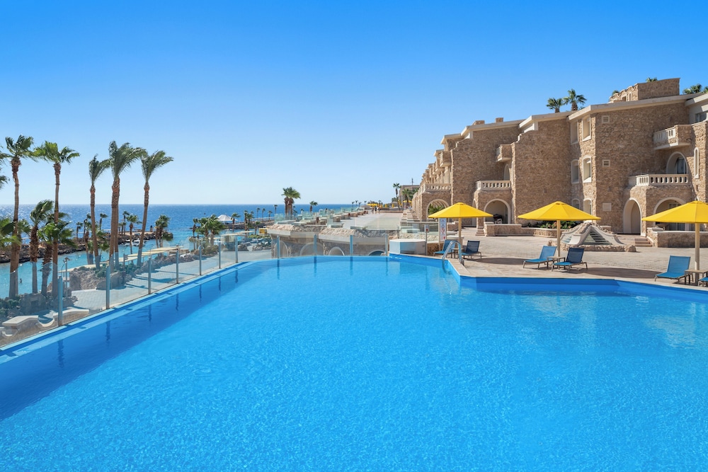 Pickalbatros Citadel Resort Sahl Hasheesh — Swimming pool in Sahl Hasheesh, Red Sea