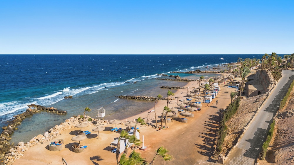 Pickalbatros Citadel Resort Sahl Hasheesh — Beach in Sahl Hasheesh, Red Sea